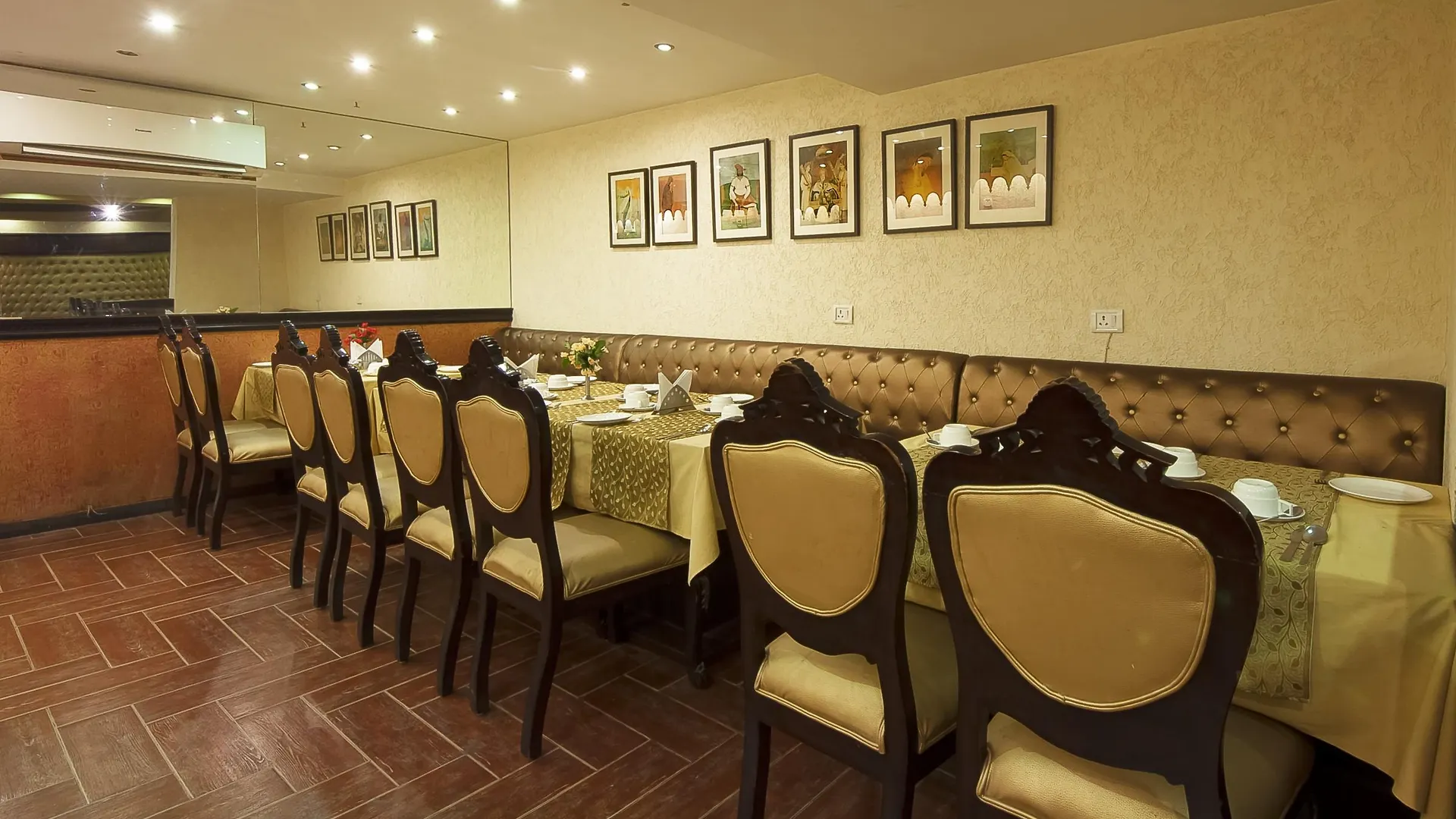 Hotel Siris 18 Agra