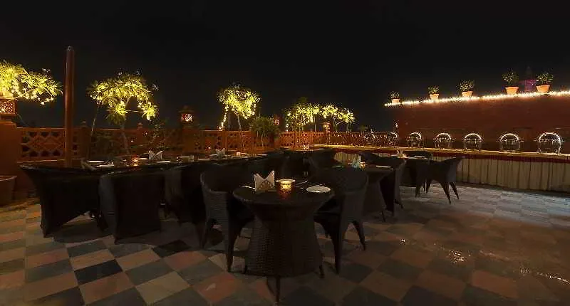 Siris 18 Hotel Agra  3*, Agra (Uttar Pradesh)