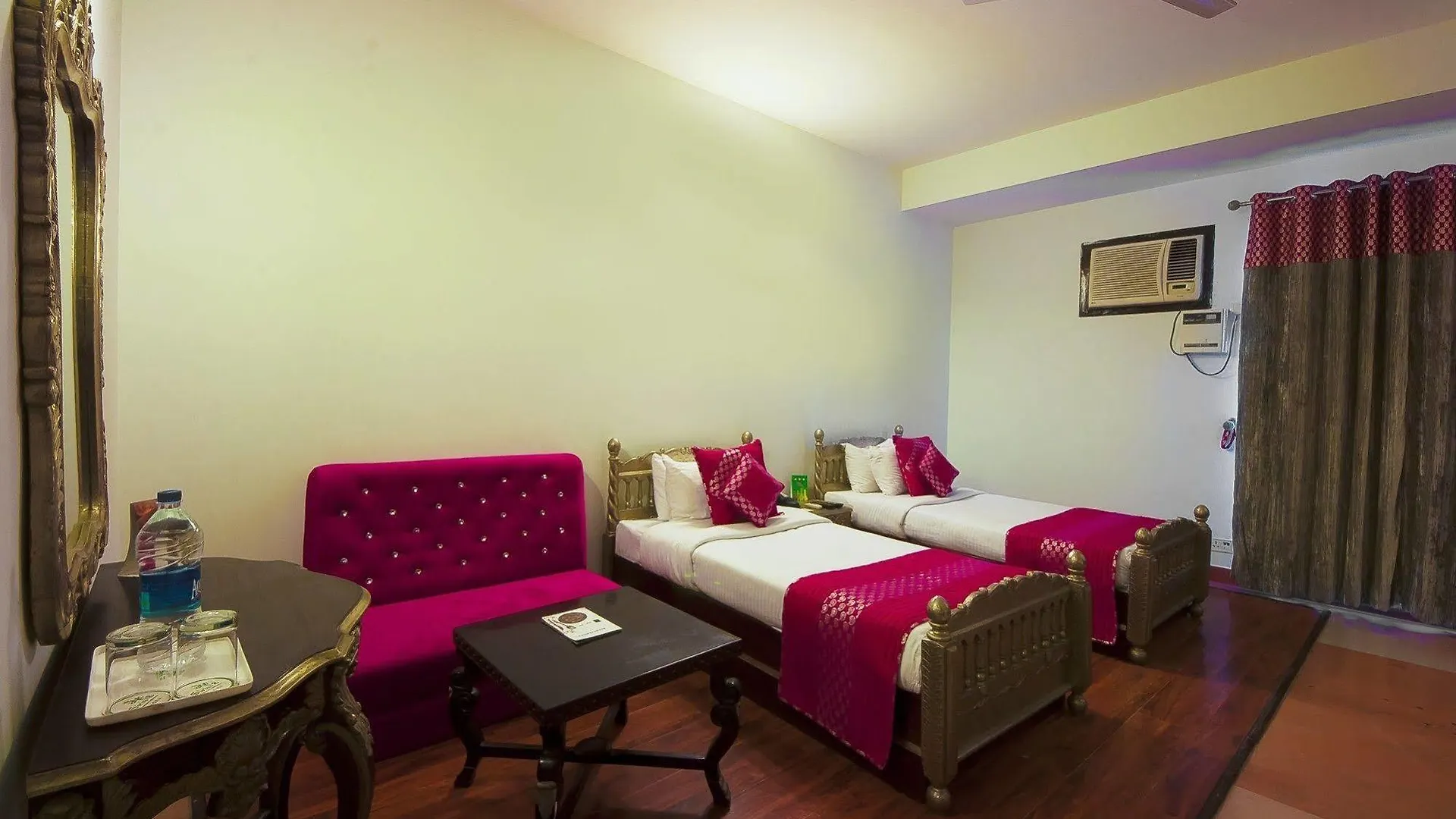 Siris 18 Hotel Agra   Agra (Uttar Pradesh)